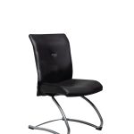 Chaise visiteur en cuir gea noir Strong Auguste piètement luge