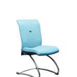 Chaise visiteur en laine hallingdal bleu Strong Auguste piètement luge