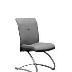 Chaise visiteur en laine hallingdal noir Strong Auguste piètement luge