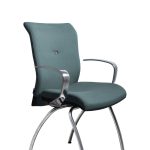 Chaise visiteur en tissu polyester recyclé bleu clair Strong Auguste 4 pieds