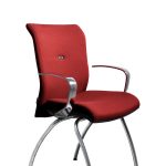 Chaise visiteur en tissu polyester recyclé rouge Strong Auguste 4 pieds