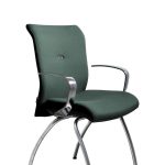 Chaise visiteur en tissu polyester recyclé vert Strong Auguste 4 pieds