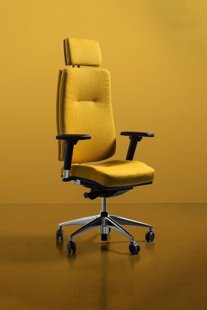 Cliché d'un fauteuil de bureau confortable et ergonomique en tissu steelcut trio jaune