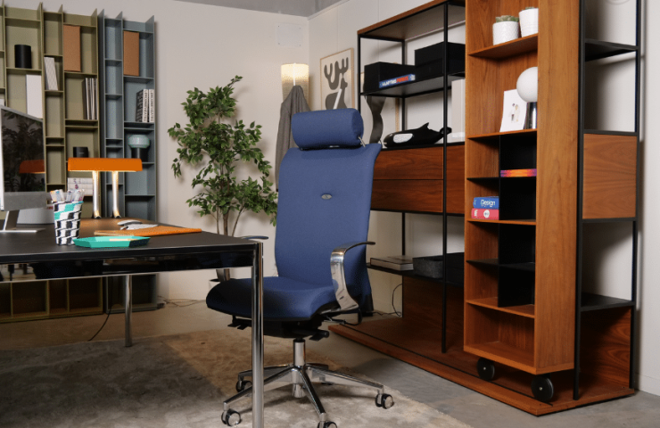 joli bureau de direction avec fauteuil de bureau strong auguste en tissu bleu Navailles