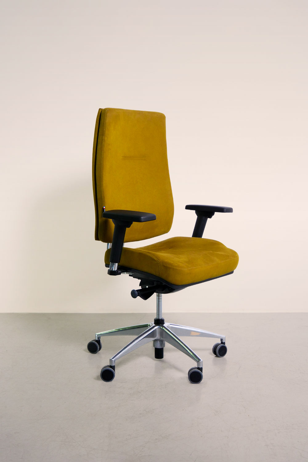 Fauteuil de bureau ergonomique King Edgard en microfibre de trois Quart NAVAILLES