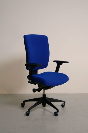 Chaise de bureau ergonomique en laine bleu Good Gauthier de trois Quart NAVAILLES