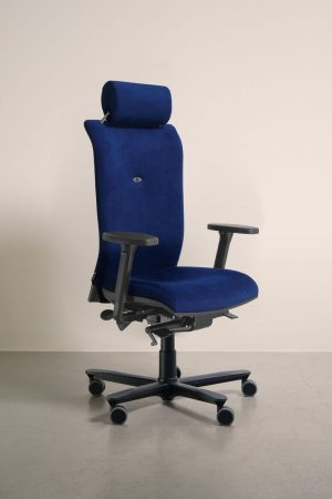 Fauteuil de bureau ergonomique réglable en microfibre bleu marine Strong Auguste de trois Quart NAVAILLES