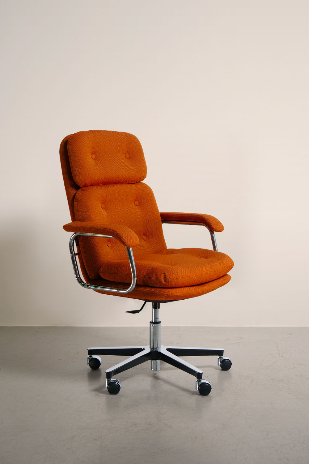 Fauteuil de bureau vintage en laine orange grand dossier Héritage 80 réédition emblématique de trois Quart NAVAILLES