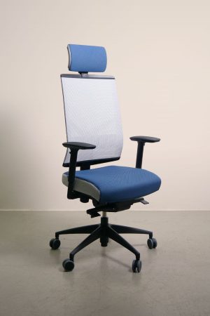 Fauteuil de bureau ergonomique réglable en tissu bleu Great Marcel Resille de trois Quart NAVAILLES