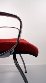 photo de l'avant d'assise de profil chaise d'accueil strong auguste 4 pieds laine europost orange