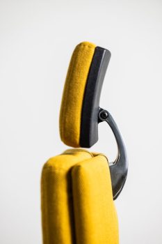 appuie-tête réglable en laine steelcut trio jaune vu de profil