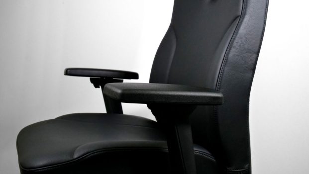 photo de l'assise du fauteuil de bureau lead ernest en cuir carriat noir