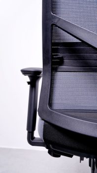 detail technique des réglages du fauteuil de bureau great marcel resille de dos
